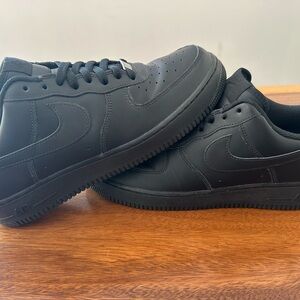 Nike Air Force 1 Low Triple Black Sz 11.5